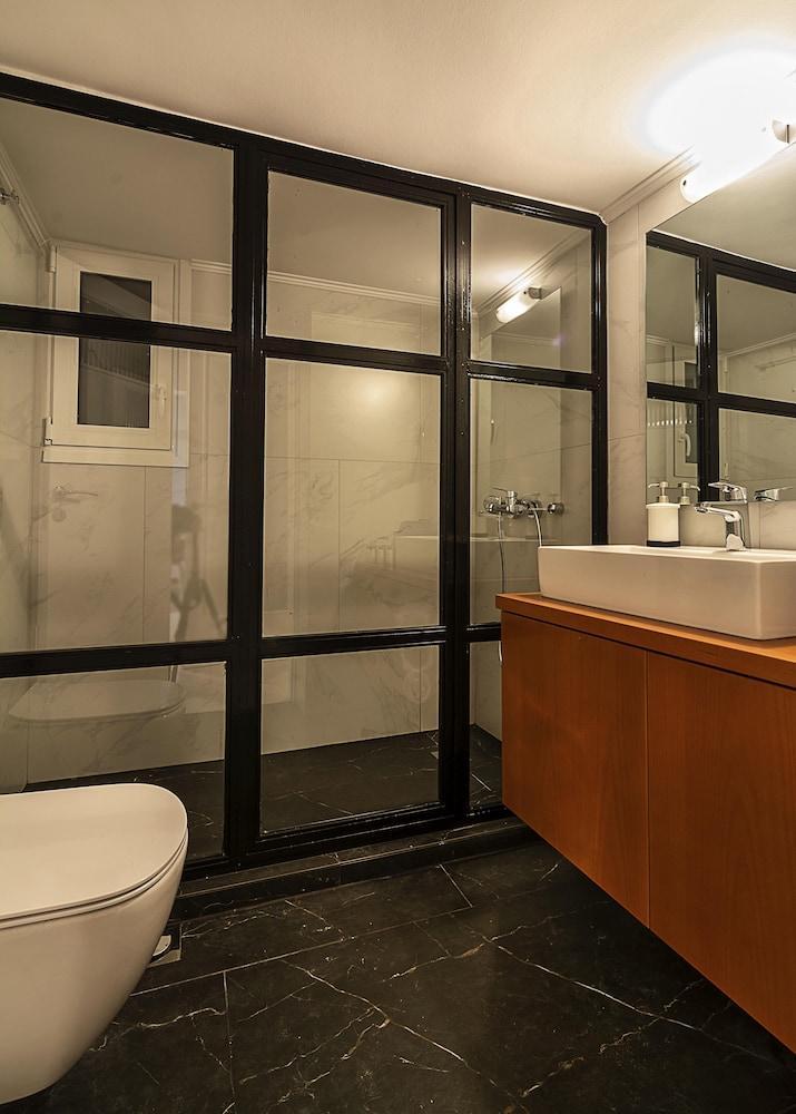 Elegant, Spacious & Minimalist Aptm W/Balcony Leilighet Athen Eksteriør bilde
